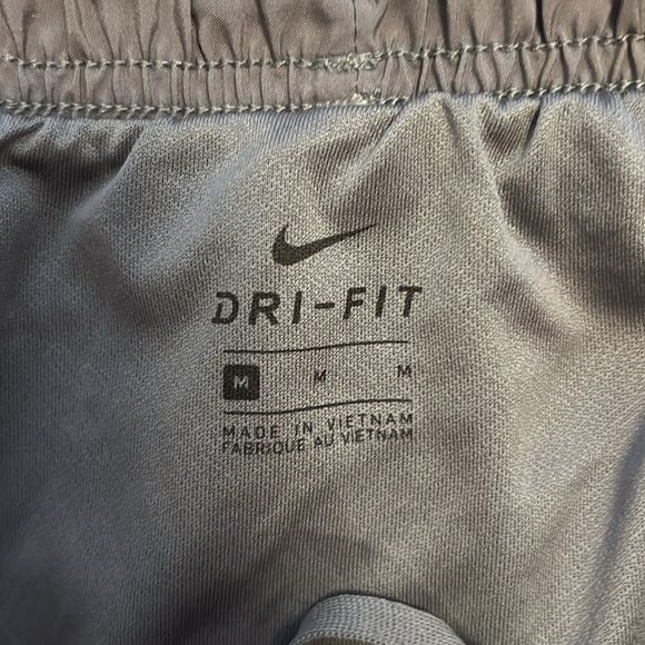 Nike women’s dry fit running shorts - Picture 3 of 4